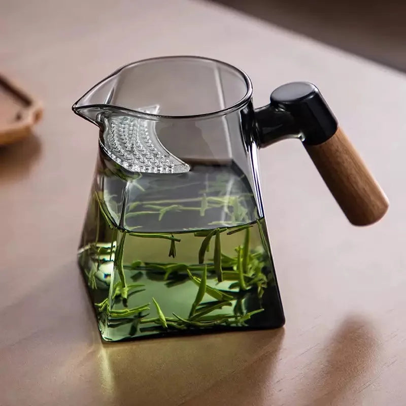 500ml/ 16.9oz  Wooden Handle Glass Fair Cup With Crescent Filter High-grade Tea Dispenser Chahai Tea Divider Tea Cup  Kung Fu Tea Set