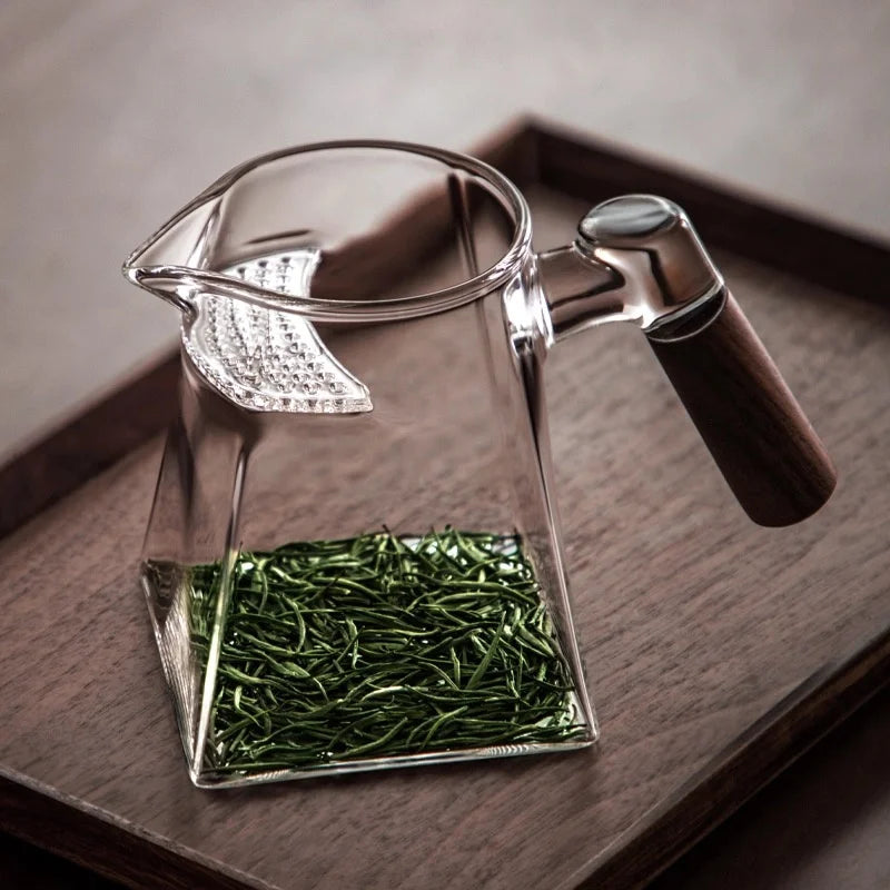 500ml/ 16.9oz  Wooden Handle Glass Fair Cup With Crescent Filter High-grade Tea Dispenser Chahai Tea Divider Tea Cup  Kung Fu Tea Set