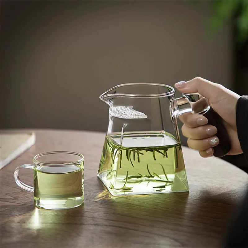 500ml/ 16.9oz  Wooden Handle Glass Fair Cup With Crescent Filter High-grade Tea Dispenser Chahai Tea Divider Tea Cup  Kung Fu Tea Set